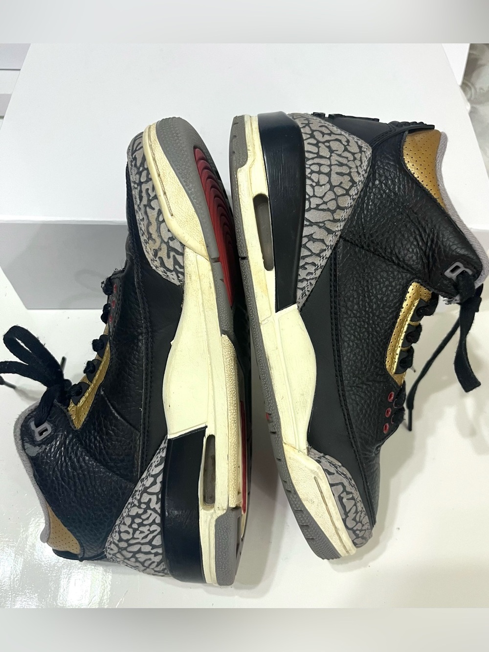 Nike Air Jordan 3 Retro Black Cement Gold Sneakers CK9246-067 Size 8 - Picture 5 of 7